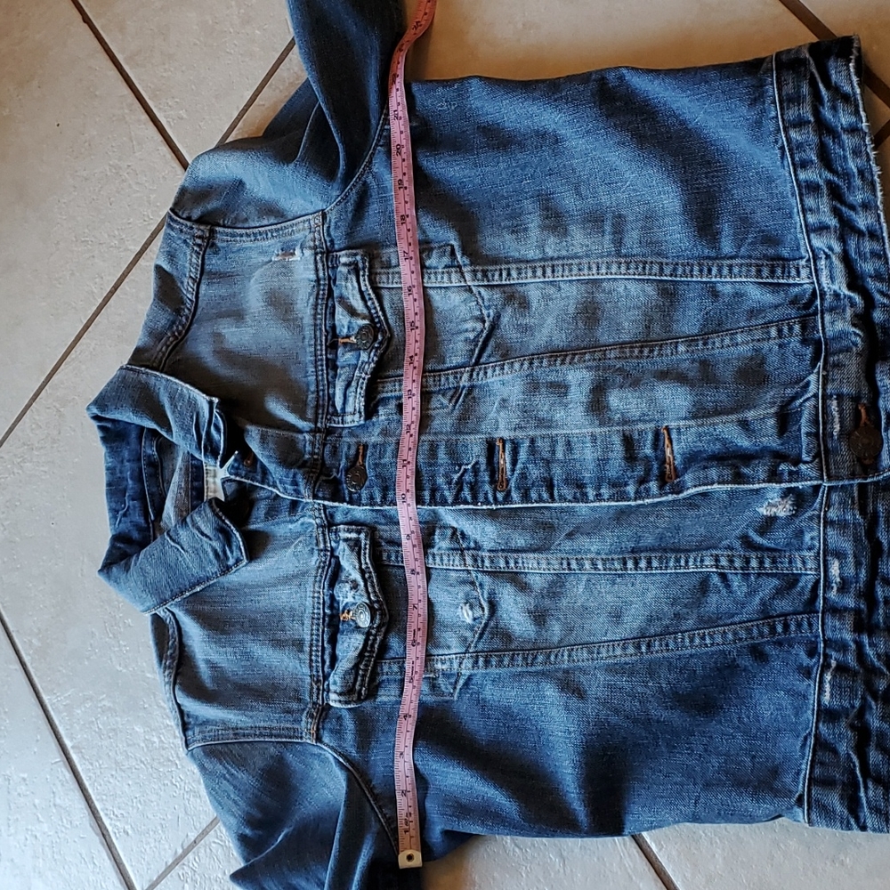 holister distressed denim jacket - Picture 8 of 12